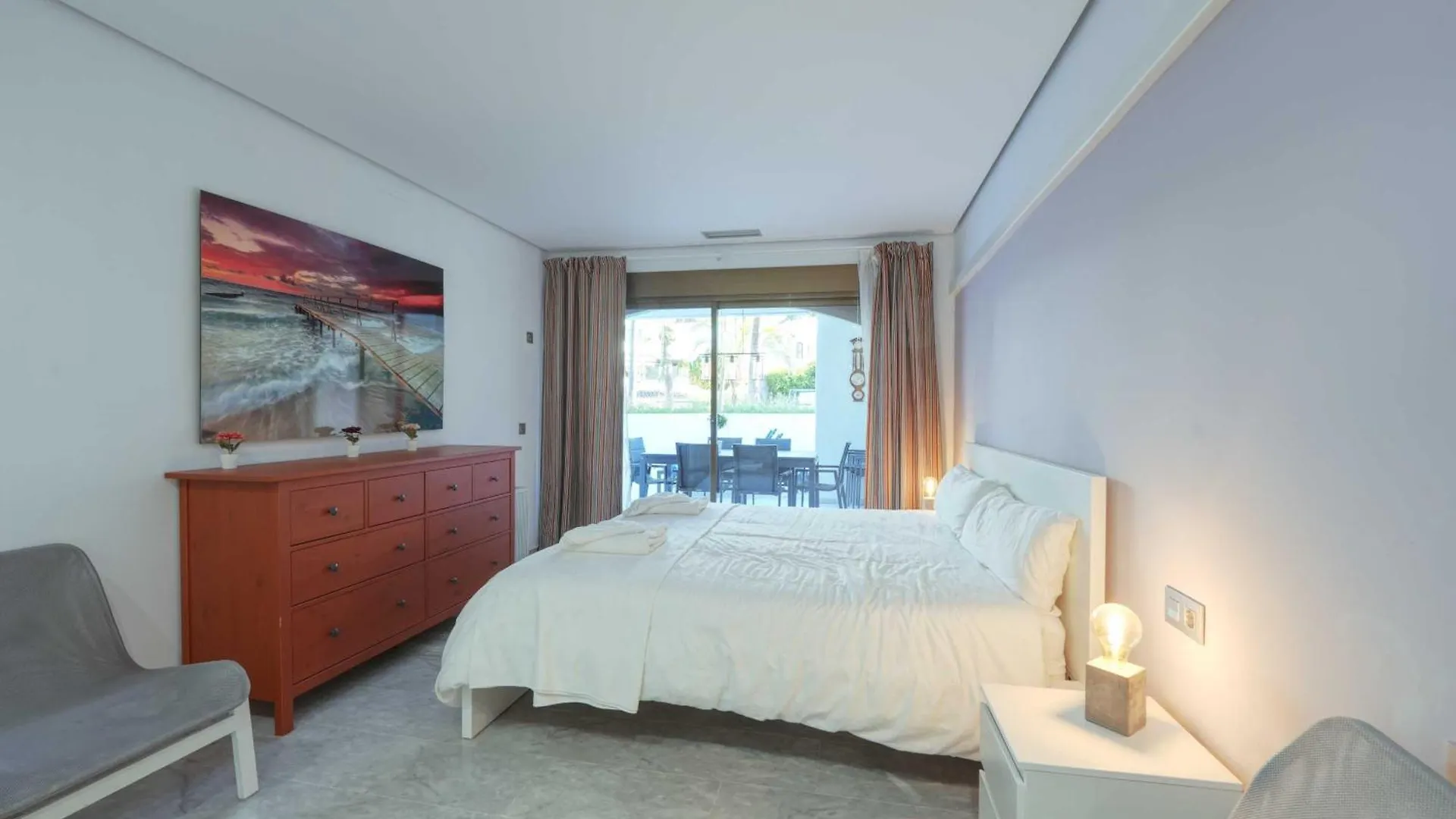 2033 Modern 3 Bed Large Terrace With Sun Loungers Lägenhet Marbella Spanien
