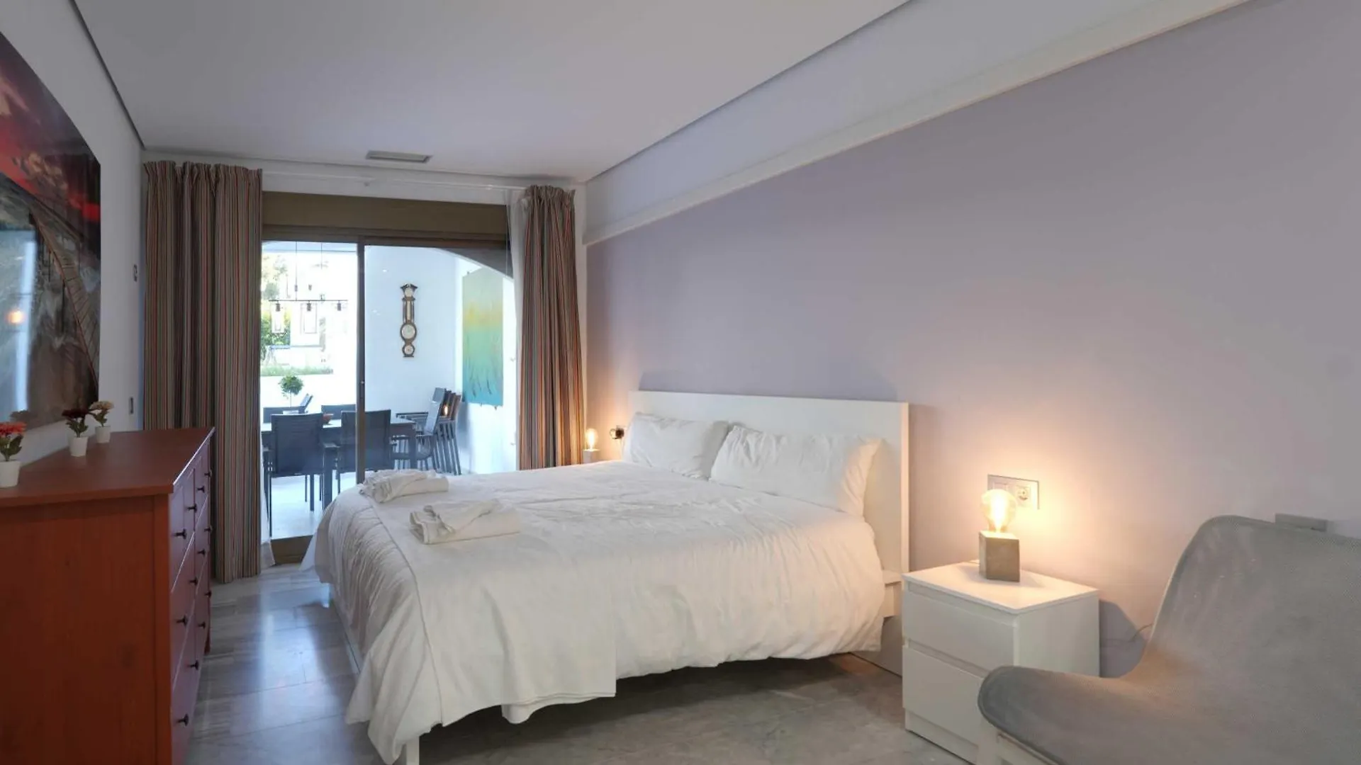 2033 Modern 3 Bed Large Terrace With Sun Loungers Lägenhet Marbella 0*,  Spanien