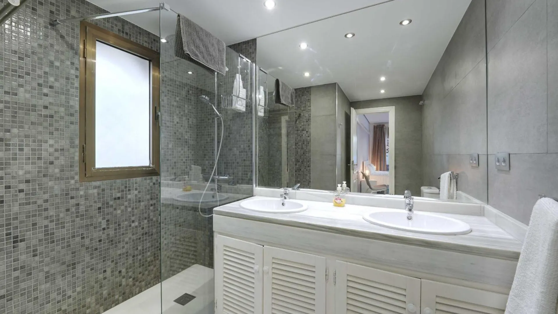 2033 Modern 3 Bed Large Terrace With Sun Loungers Lägenhet Marbella